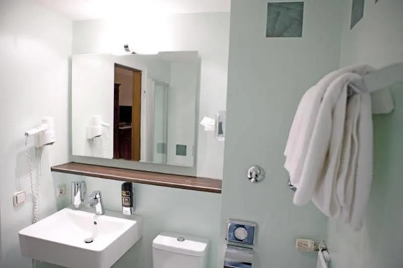Ff&E Hotel Bavaria Fuerth 3*,