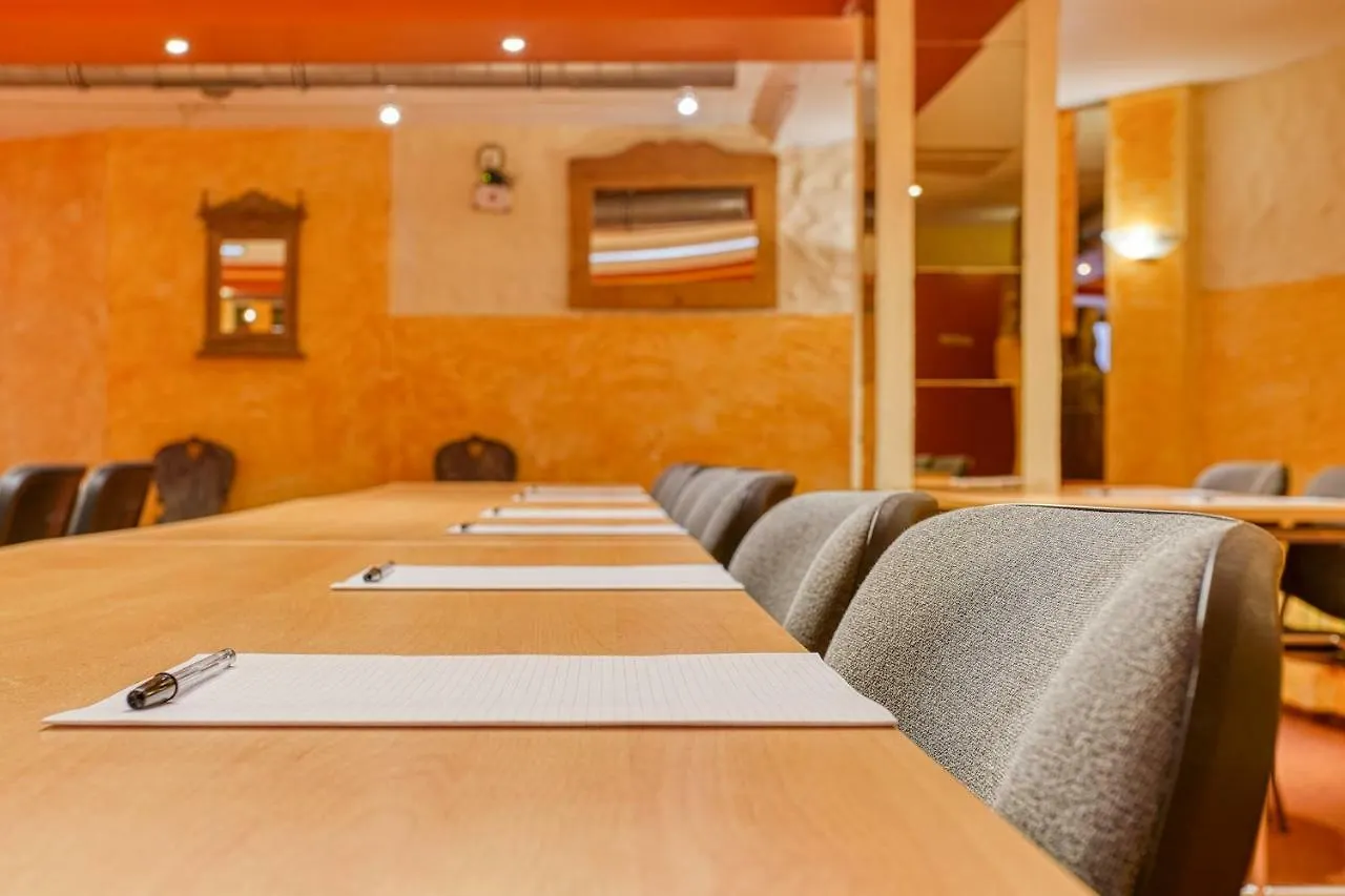 Ff&E Hotel Bavaria Fürth 3*,