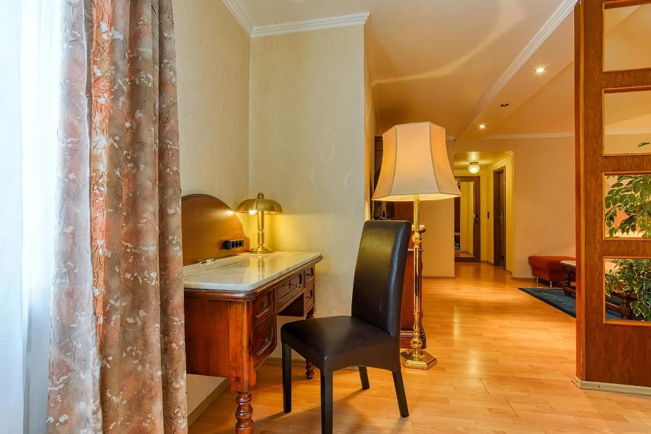 ***  Ff&E Hotel Bavaria Fürth Γερμανία
