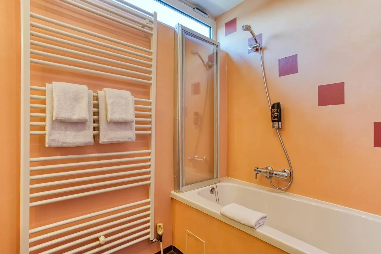 ***  Ff&E Hotel Bavaria Fürth Γερμανία
